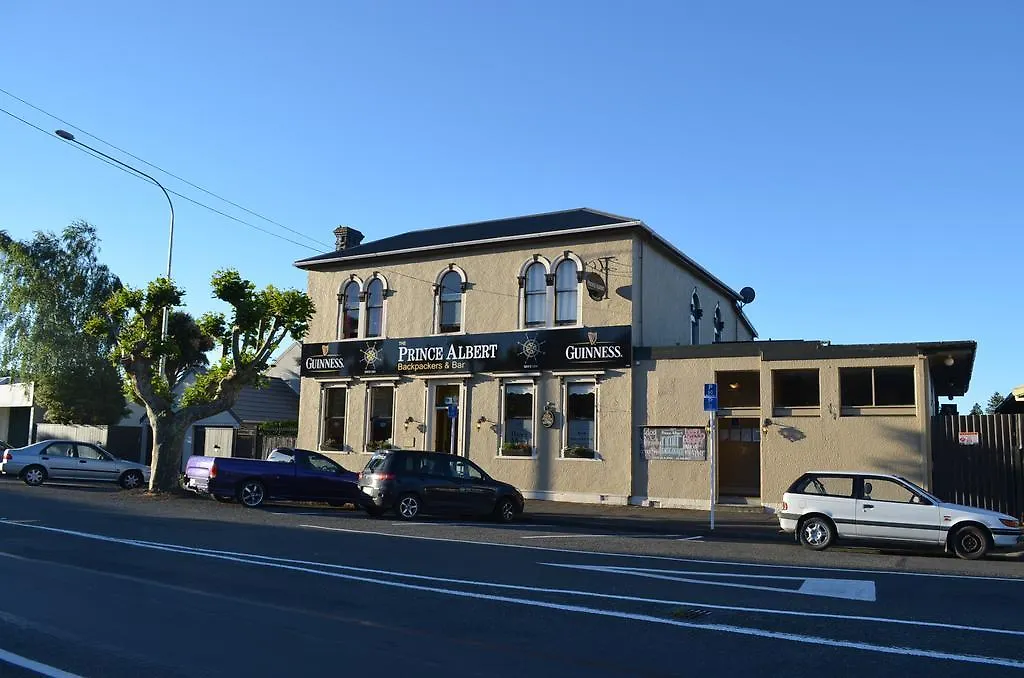 The Prince Albert Backpackers & Bar-1